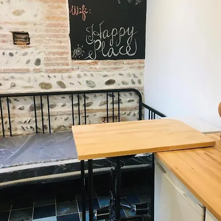 1 Personne Centre Jeanne D'arc Апартаменты